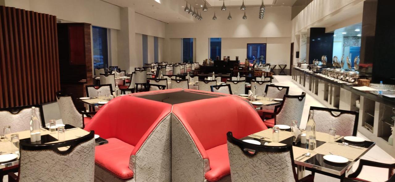 Hotel Manjeera Sarovar Premiere Rājahmundry Zewnętrze zdjęcie