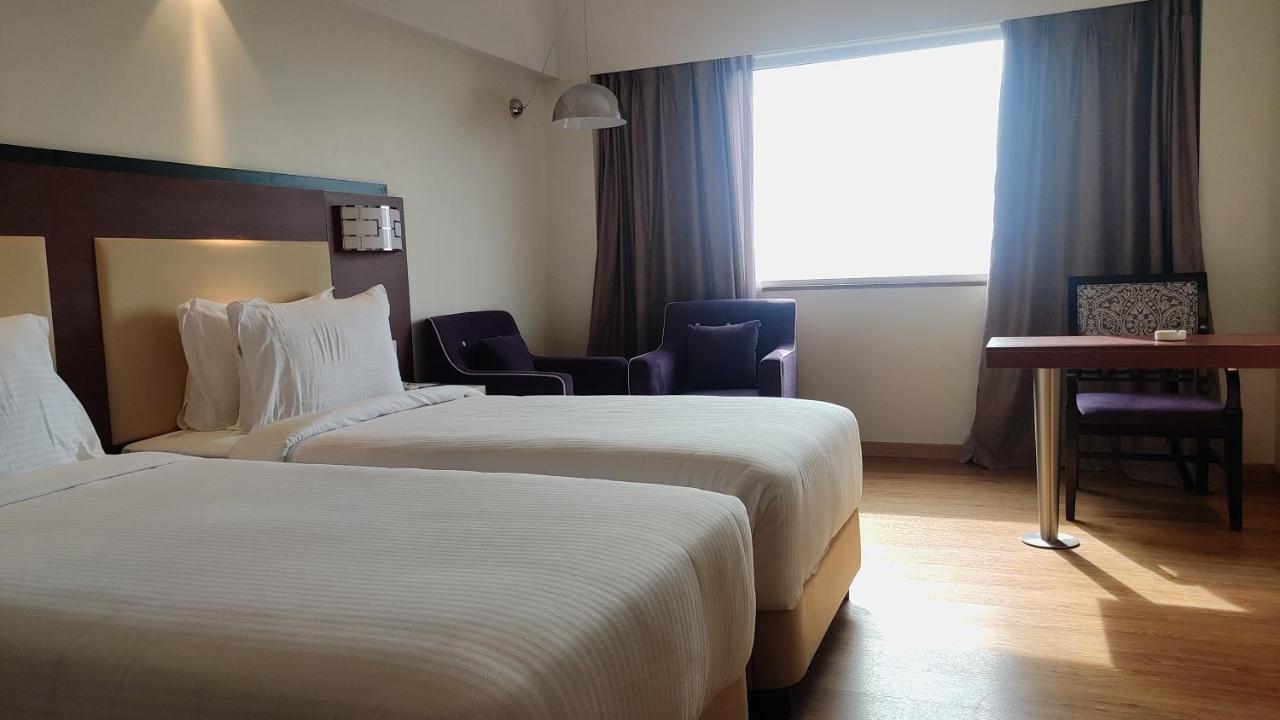 Hotel Manjeera Sarovar Premiere Rājahmundry Zewnętrze zdjęcie