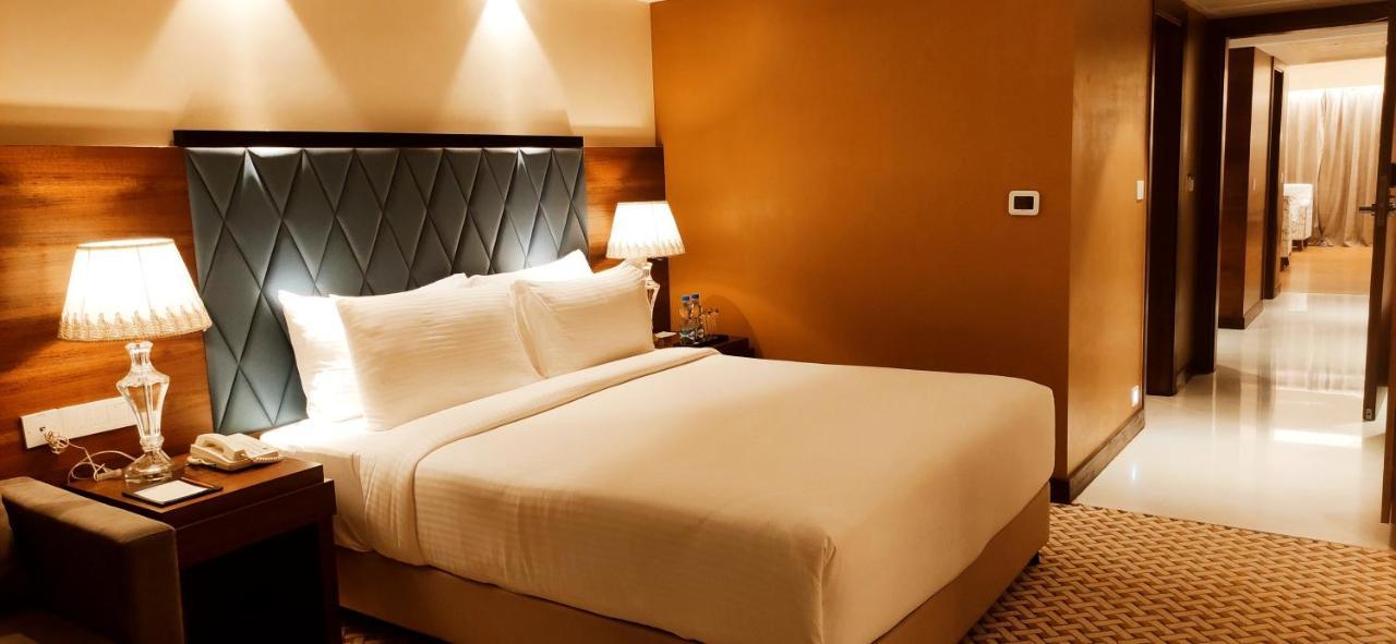 Hotel Manjeera Sarovar Premiere Rājahmundry Zewnętrze zdjęcie