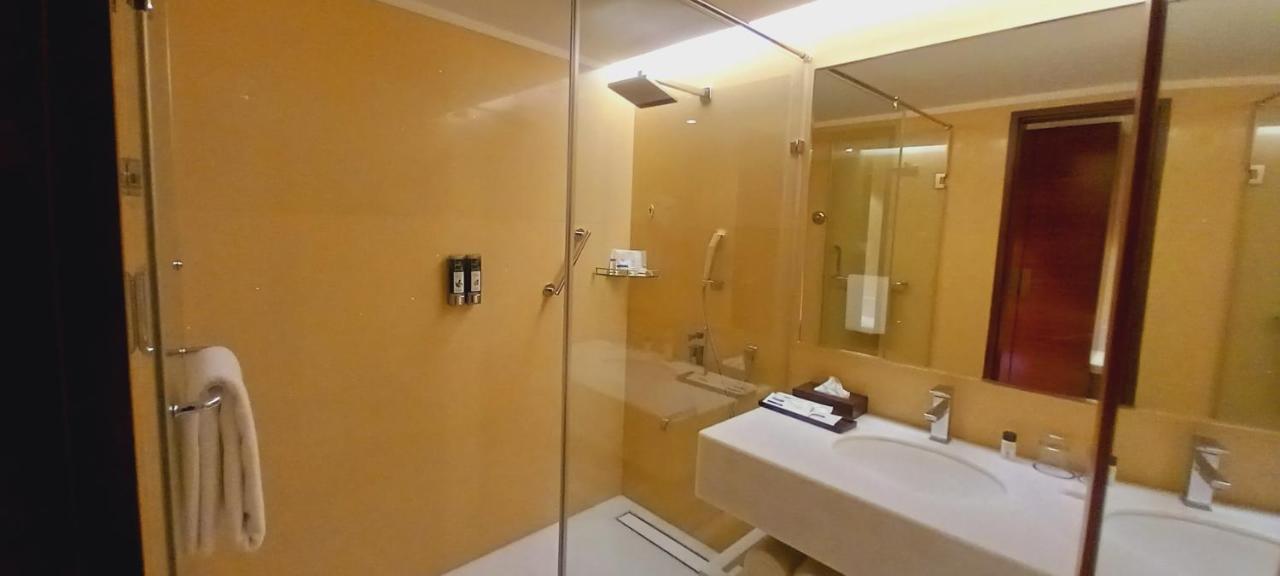 Hotel Manjeera Sarovar Premiere Rājahmundry Zewnętrze zdjęcie