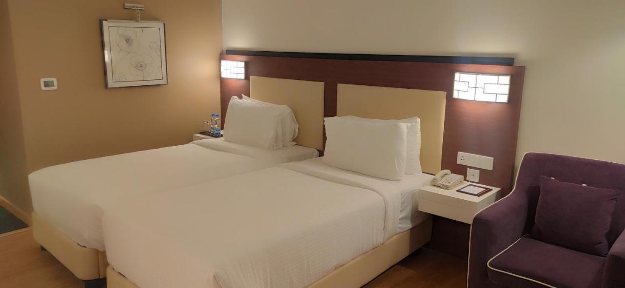 Hotel Manjeera Sarovar Premiere Rājahmundry Zewnętrze zdjęcie