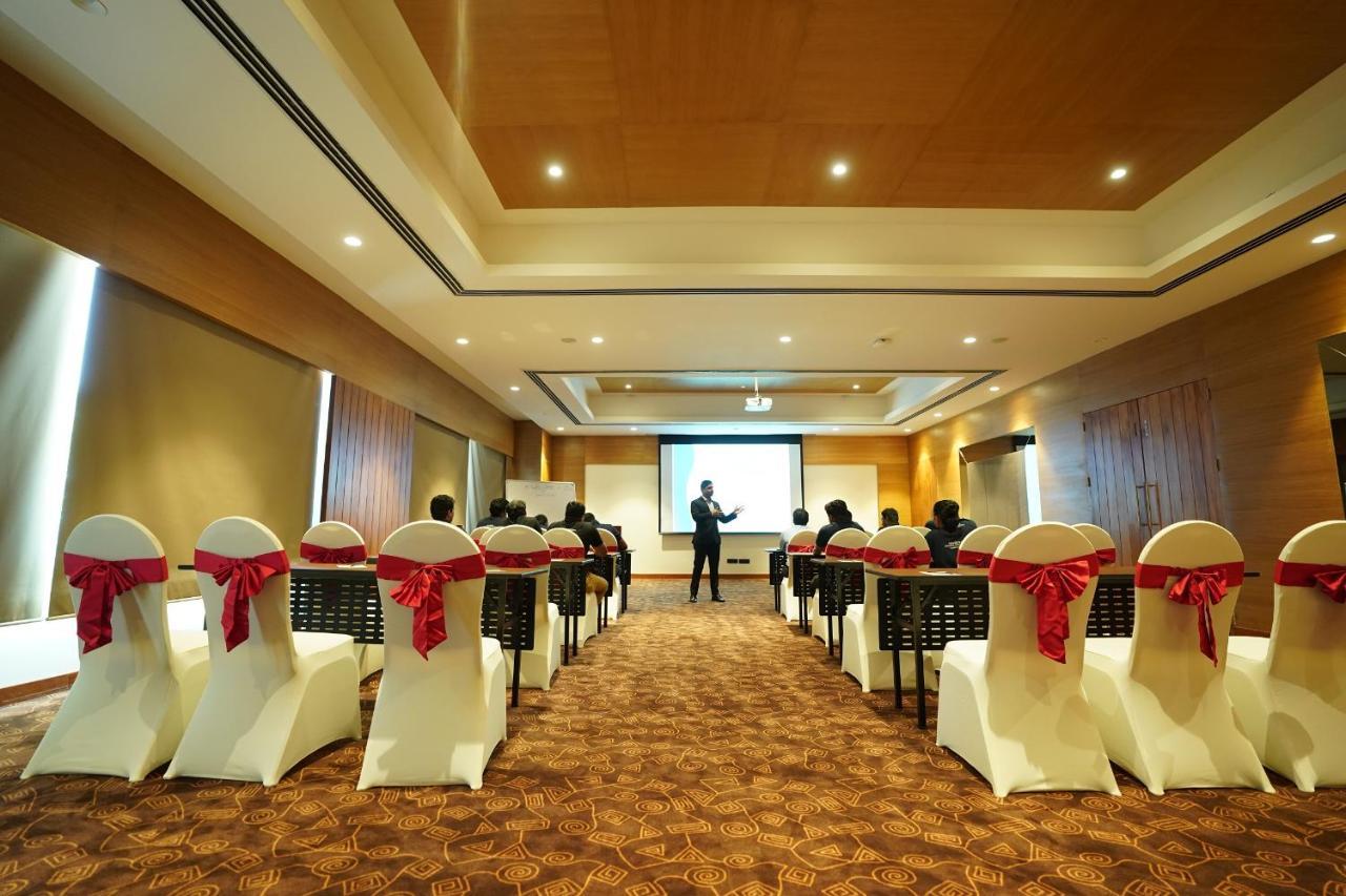 Hotel Manjeera Sarovar Premiere Rājahmundry Zewnętrze zdjęcie