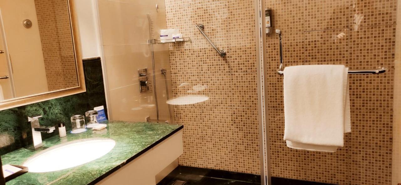 Hotel Manjeera Sarovar Premiere Rājahmundry Zewnętrze zdjęcie