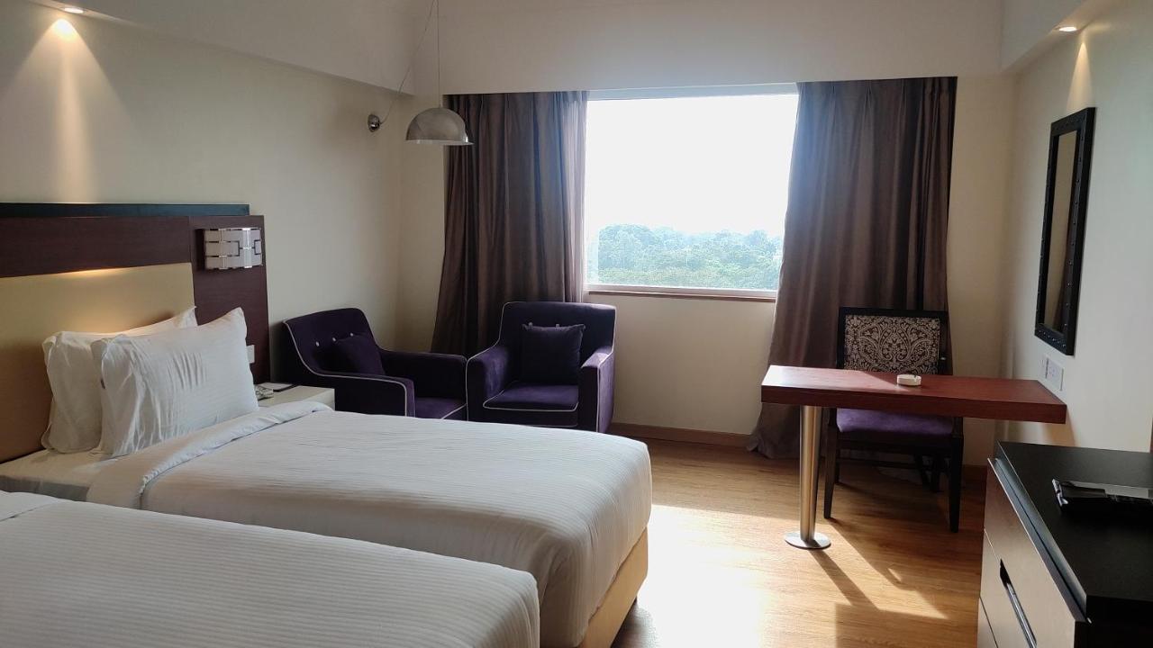 Hotel Manjeera Sarovar Premiere Rājahmundry Zewnętrze zdjęcie