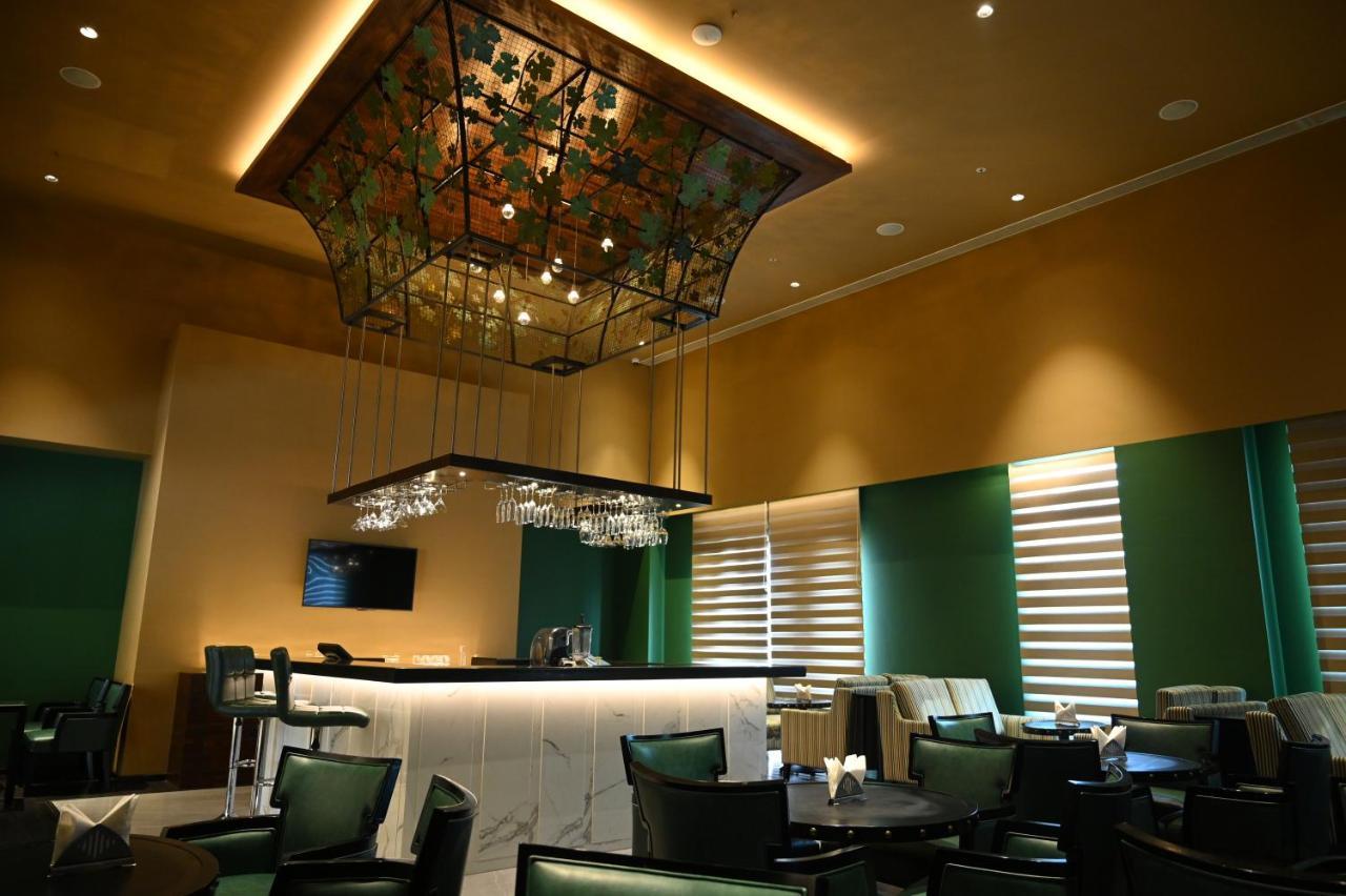 Hotel Manjeera Sarovar Premiere Rājahmundry Zewnętrze zdjęcie