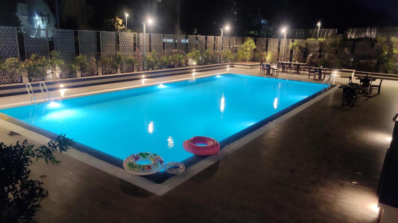 Hotel Manjeera Sarovar Premiere Rājahmundry Zewnętrze zdjęcie