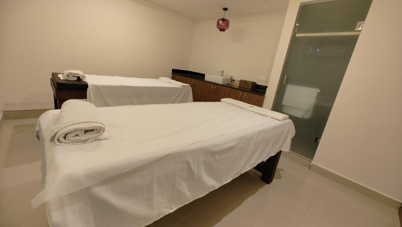 Hotel Manjeera Sarovar Premiere Rājahmundry Zewnętrze zdjęcie